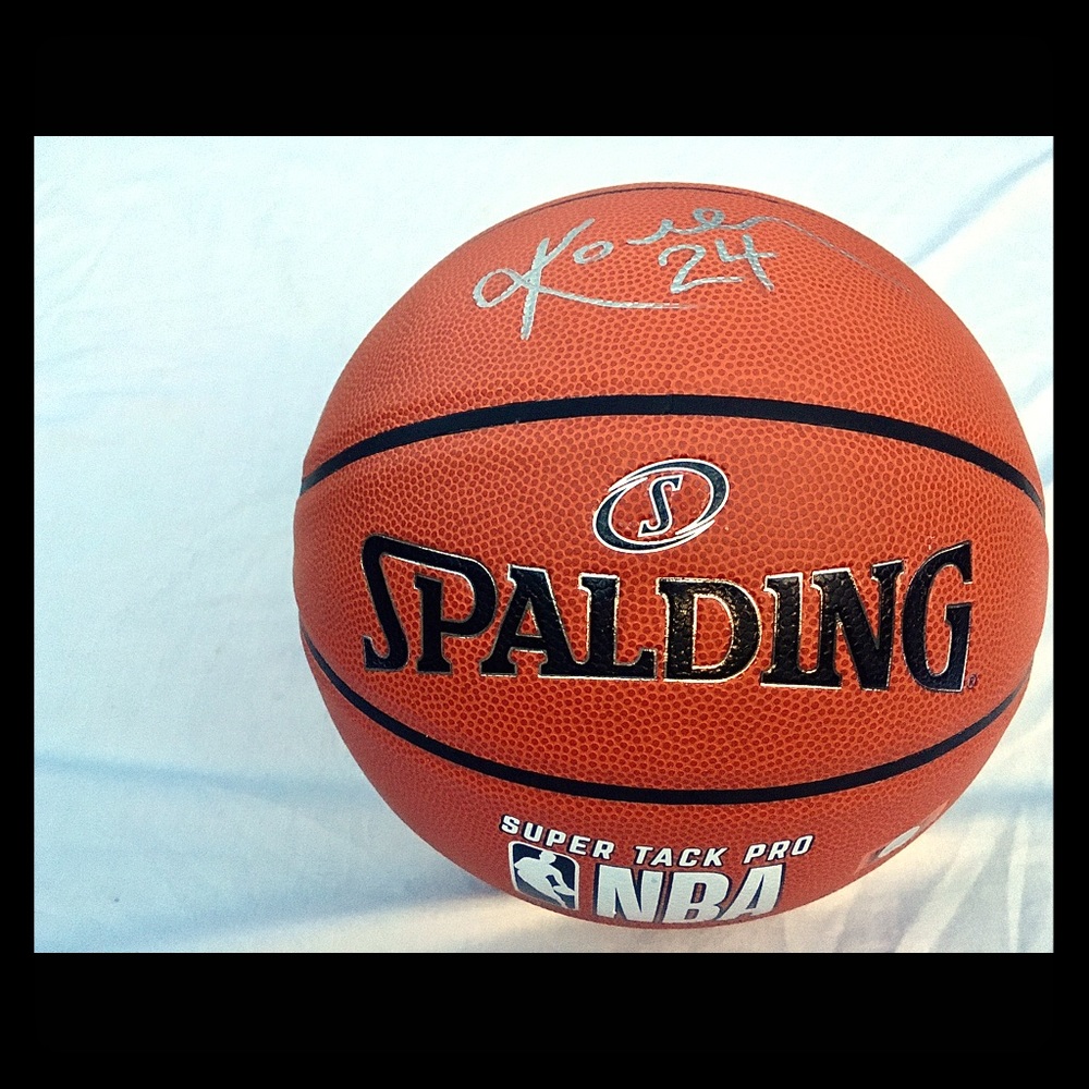 Hand signed Basketball by Kobe Bryant + extras
